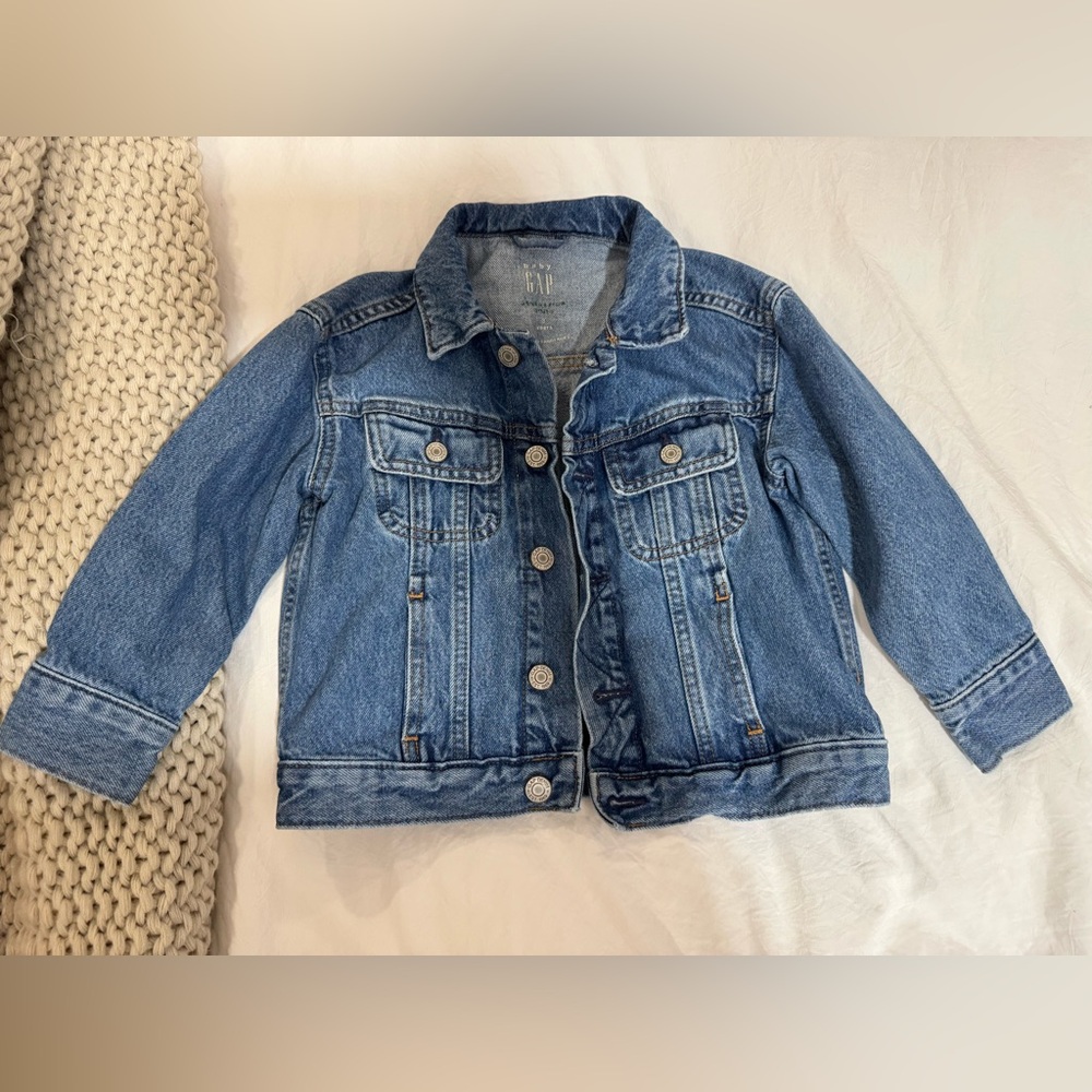 Preloved baby Gap denim jacket size 3